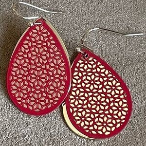 ⭐️FWP Francesca’s Kelsey Filagree Teardrop Earrings - Red